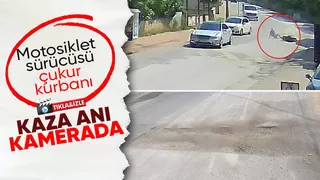 Caddedeki çukur motosikletliye kaza yaptırdı; İşte o anlar