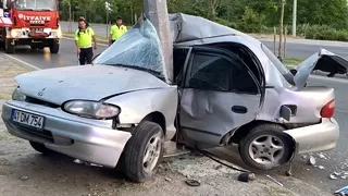 Direğe çarpan otomobil ikiye katlandı: 1 ölü, 1 yaralı