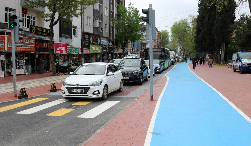 cark-caddesi-trafige-acildiqzjmuzd4re