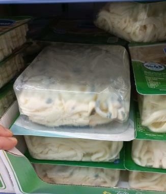 zincir-marketteki-o-peynirlere-el-konducmsryzzrrk