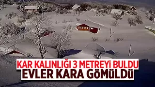 Kar kalınlığı 3 metreyi buldu evler kara gömüldü