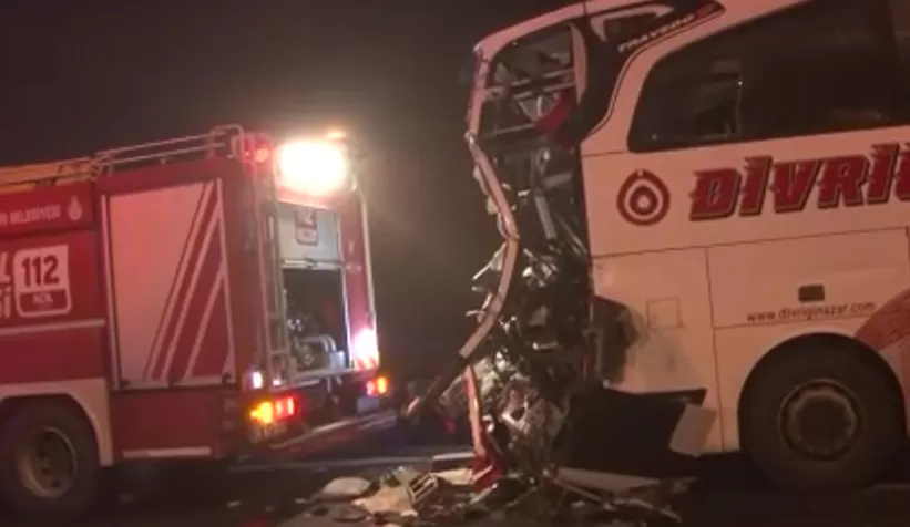 Kuzey Marmara Otoyolu'nda otobüs ile tır çarpıştı: 19 yaralı