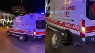 Seyir halindeki ambulansın tekeri çıktı