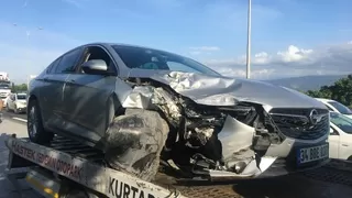 TEM'de 3 araç çarpıştı: 3 yaralı